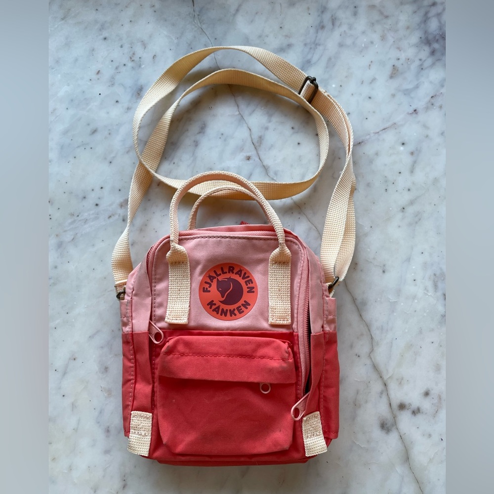 Fjällräven Sling purse in great condition